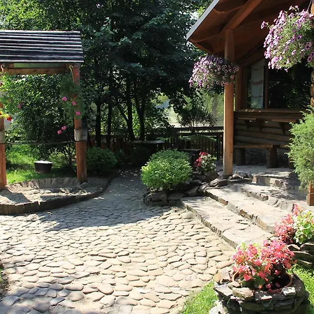 Inn Kozatskiy Dvir Stryi